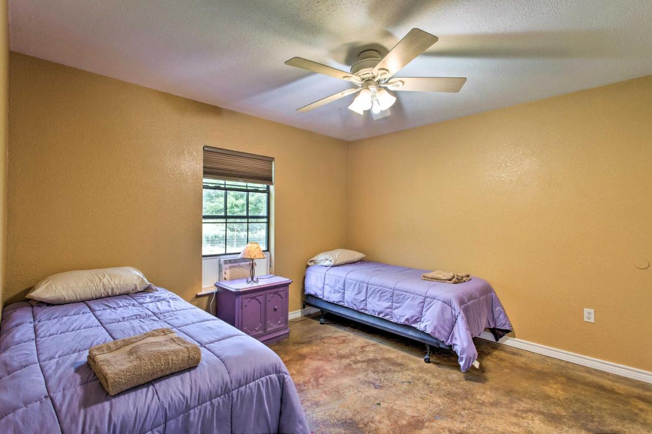 Texas Cabin On 130 Acres Walk To Lake Ray Roberts Collinsville Bagian luar foto